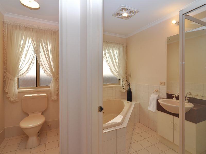 5 Field Street, Oakden SA 5086