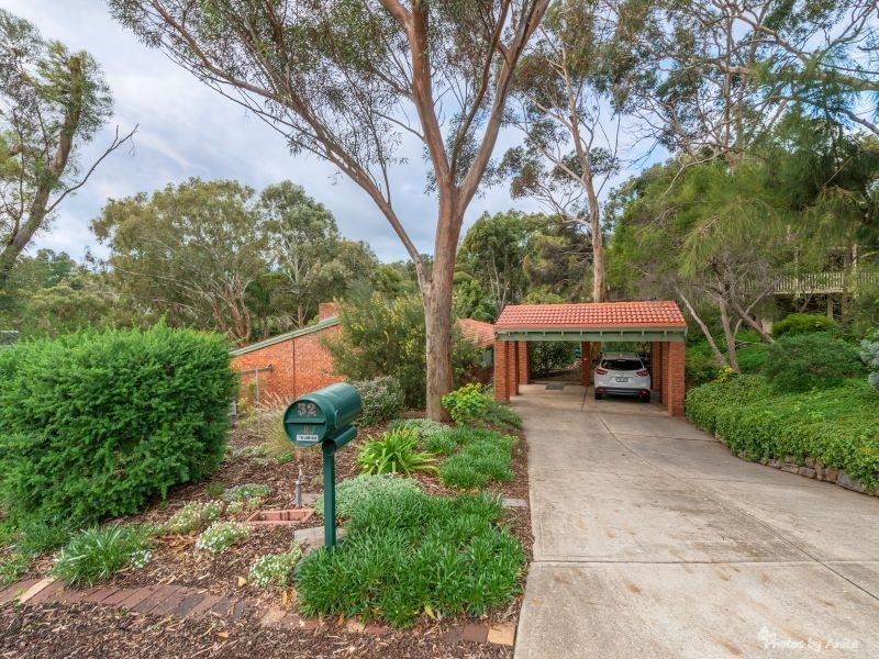 32 Deering Crescent, Banksia Park SA 5091