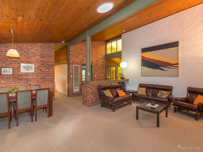 32 Deering Crescent, Banksia Park SA 5091