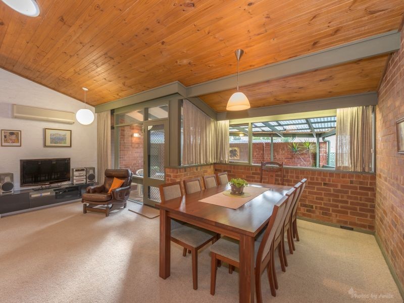 32 Deering Crescent, Banksia Park SA 5091