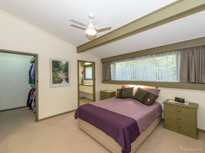 32 Deering Crescent, Banksia Park SA 5091