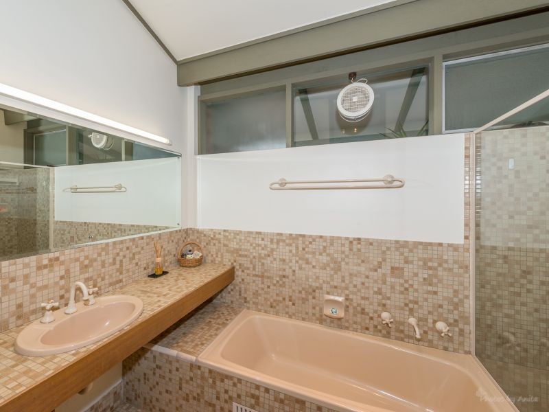 32 Deering Crescent, Banksia Park SA 5091