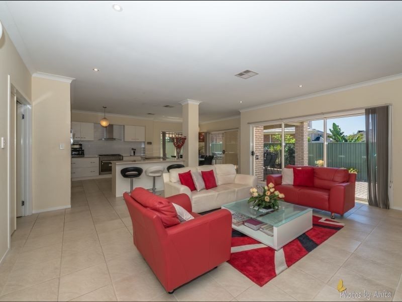 24 Cascades Drive, Mawson Lakes SA 5095