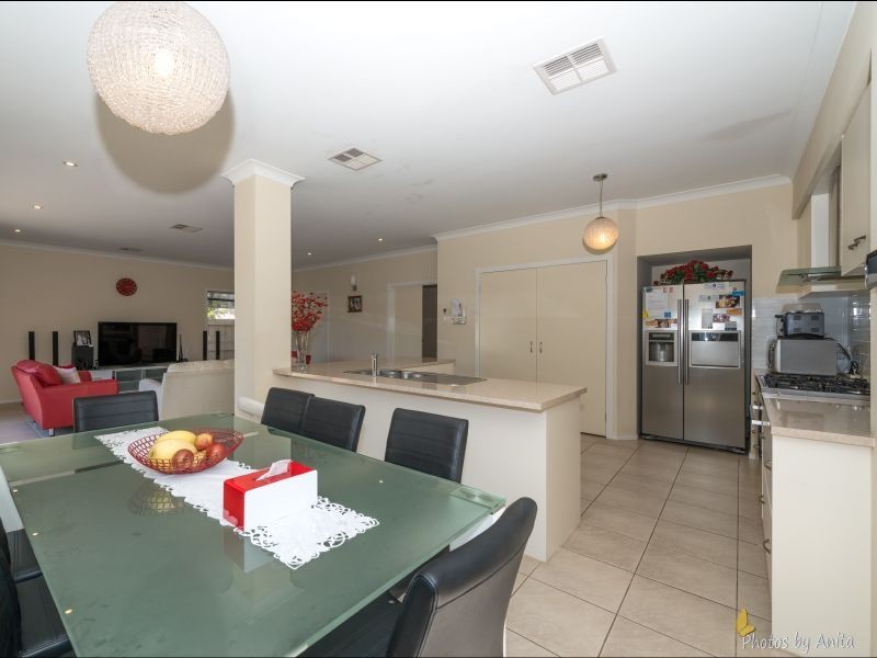 24 Cascades Drive, Mawson Lakes SA 5095