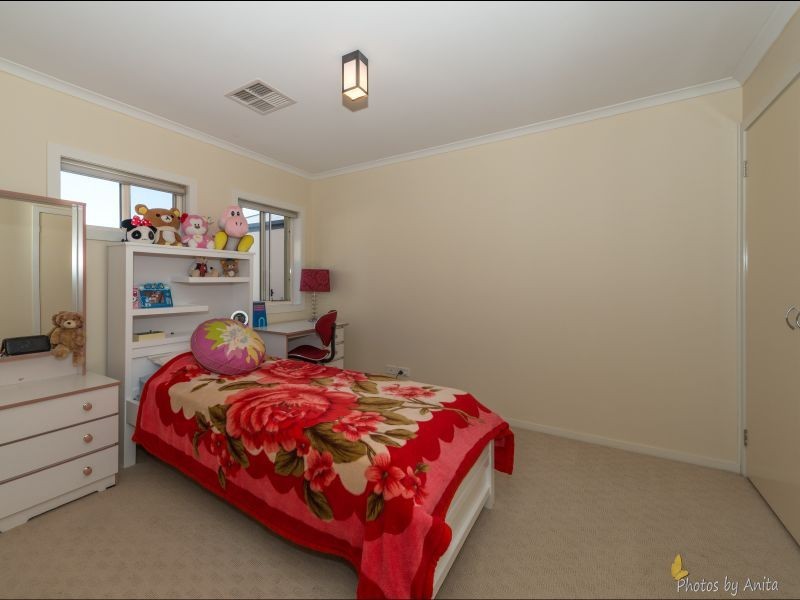 24 Cascades Drive, Mawson Lakes SA 5095