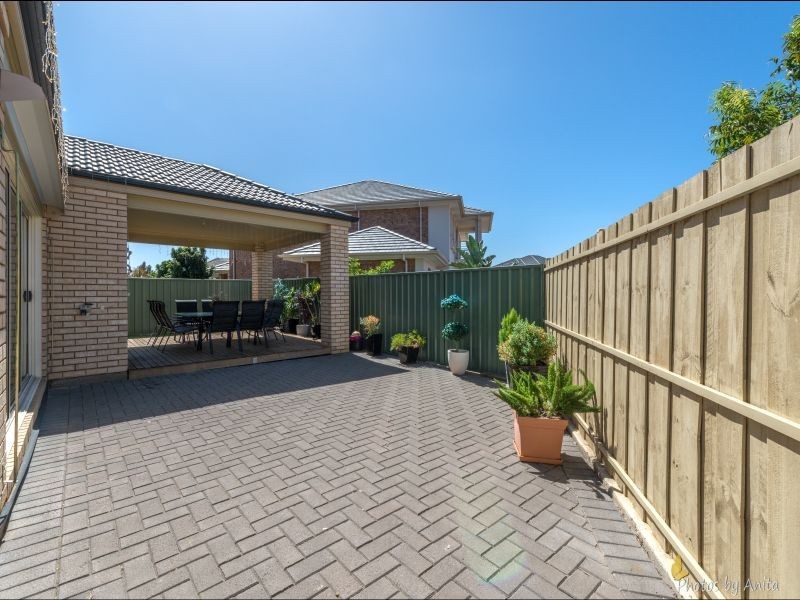 24 Cascades Drive, Mawson Lakes SA 5095