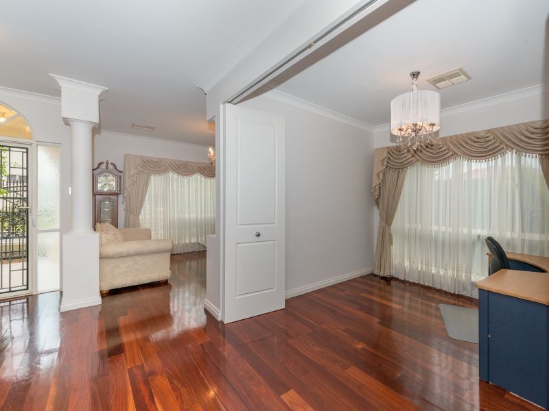 24 Adeline Street, Mawson Lakes SA 5095