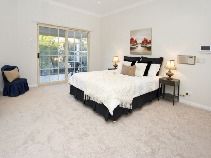 31 River Street, St Peters SA 5069