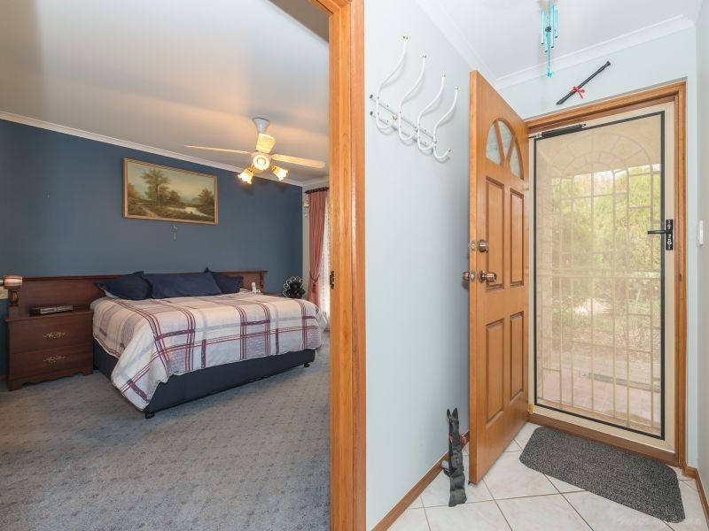 16 Field Street, Oakden SA 5086