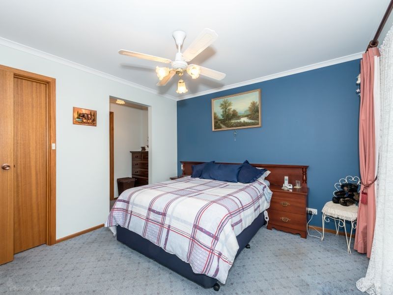 16 Field Street, Oakden SA 5086