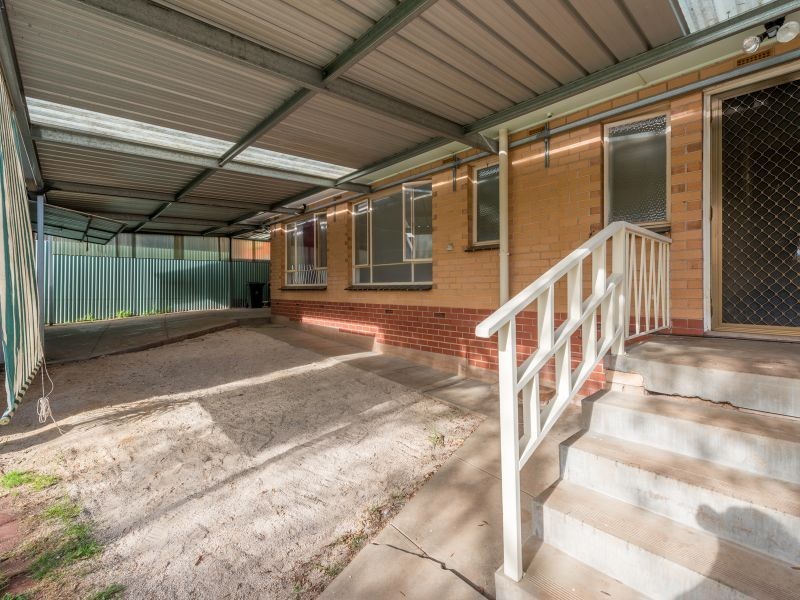 8 Miller Avenue, Para Hills SA 5096