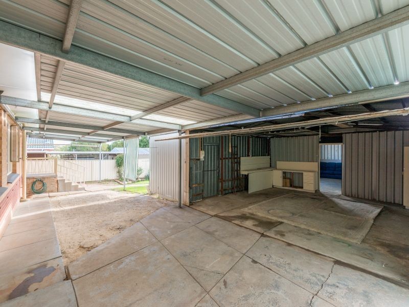 8 Miller Avenue, Para Hills SA 5096