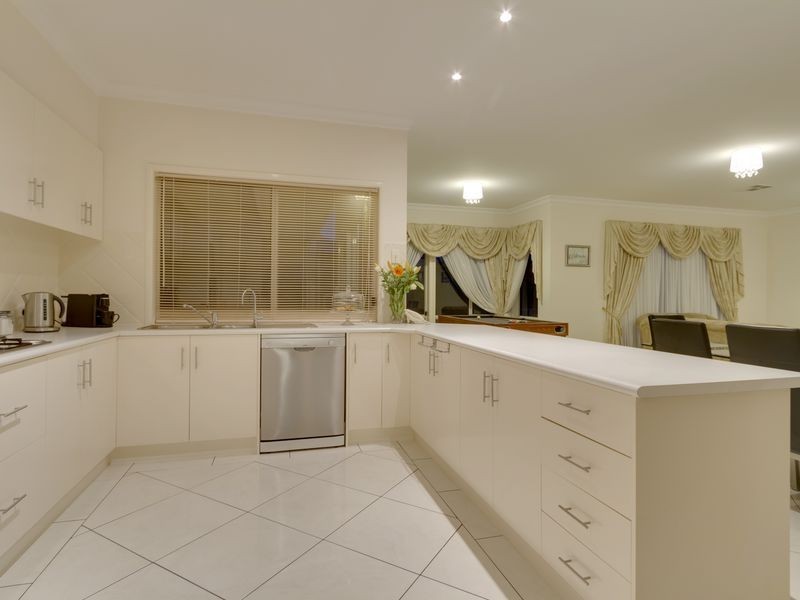 7 Macquarie Street, Mawson Lakes SA 5095