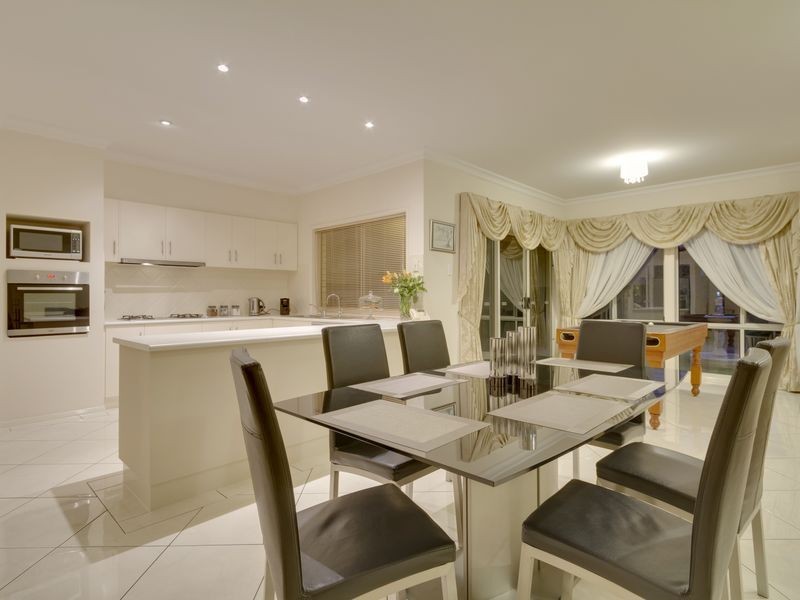 7 Macquarie Street, Mawson Lakes SA 5095