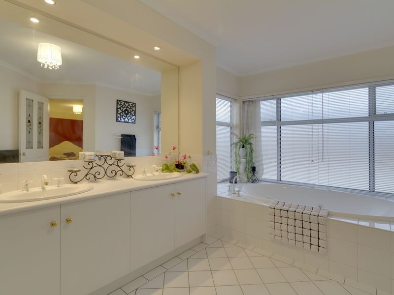 7 Macquarie Street, Mawson Lakes SA 5095