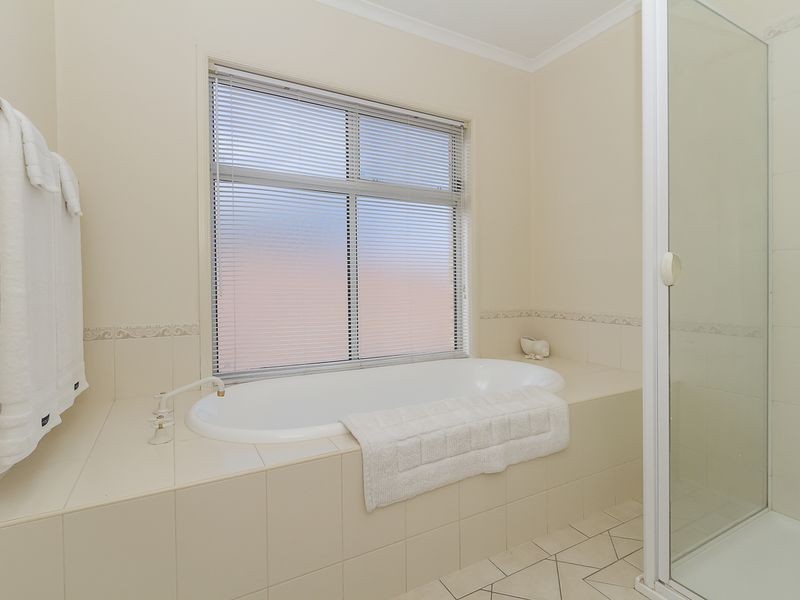 7 Macquarie Street, Mawson Lakes SA 5095