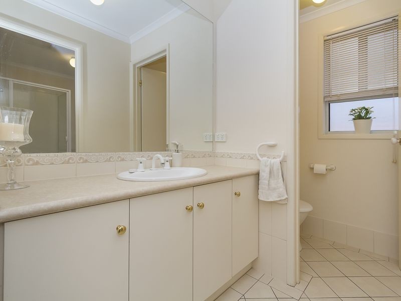 7 Macquarie Street, Mawson Lakes SA 5095