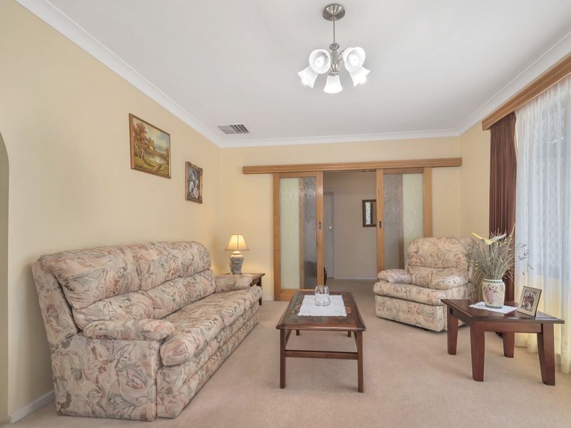 16 Lorraine Avenue, Para Vista SA 5093