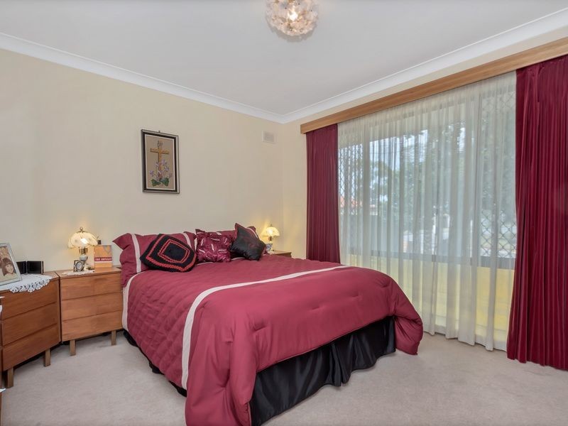 16 Lorraine Avenue, Para Vista SA 5093