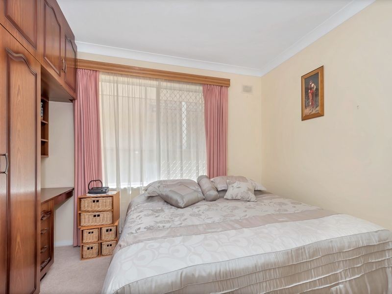 16 Lorraine Avenue, Para Vista SA 5093