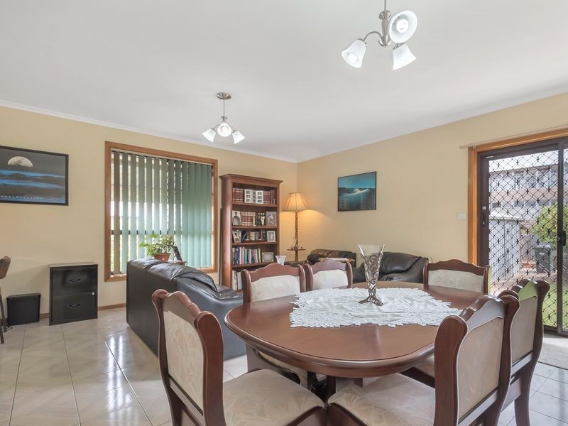 16 Lorraine Avenue, Para Vista SA 5093