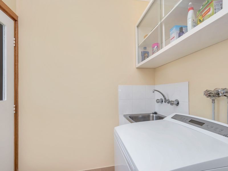 16 Lorraine Avenue, Para Vista SA 5093