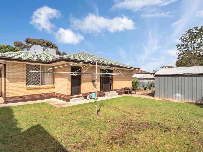 16 Lorraine Avenue, Para Vista SA 5093