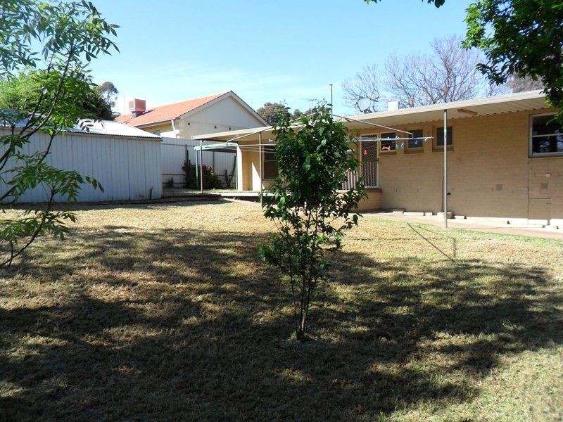 8 Tarana Avenue, Ingle Farm SA 5098