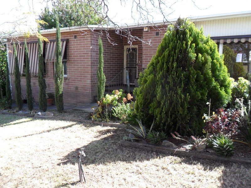 8 Tarana Avenue, Ingle Farm SA 5098