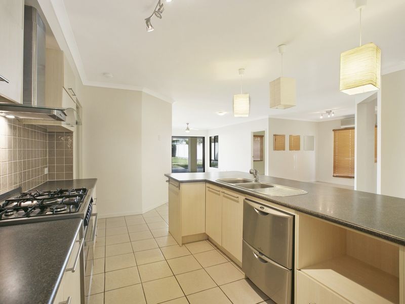 5 Melaleuca Place, Carindale QLD 4152