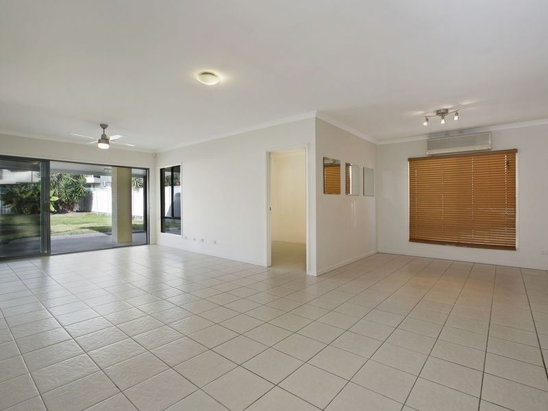 5 Melaleuca Place, Carindale QLD 4152