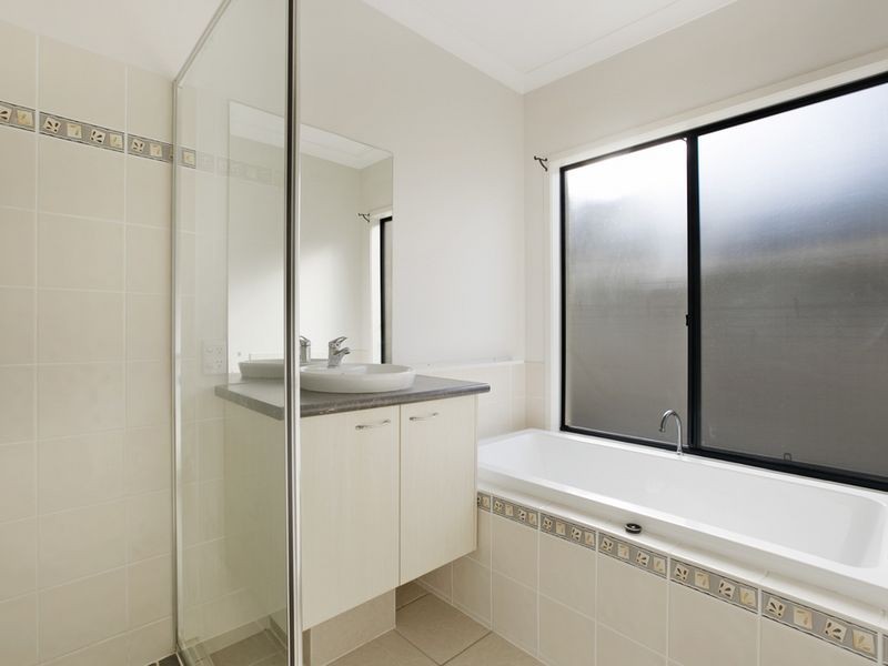 5 Melaleuca Place, Carindale QLD 4152