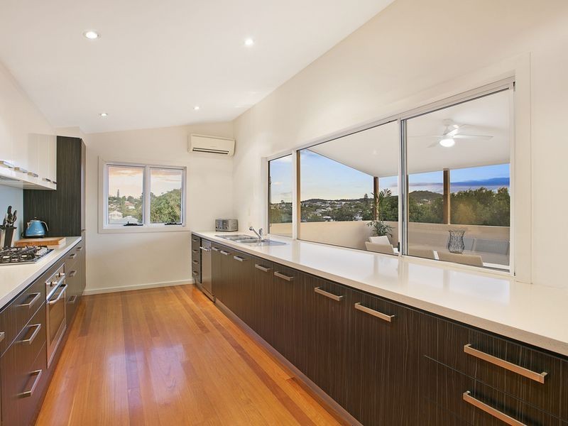 28 Sylvia Street, Camp Hill QLD 4152