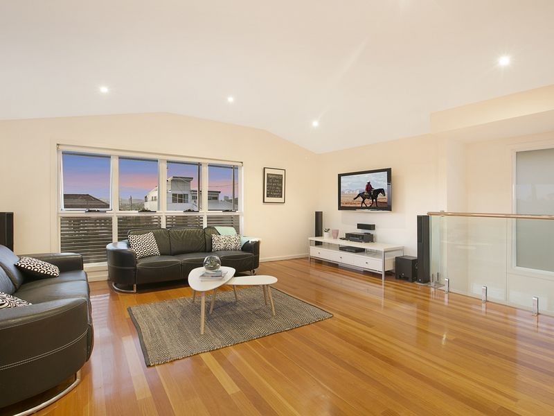 28 Sylvia Street, Camp Hill QLD 4152