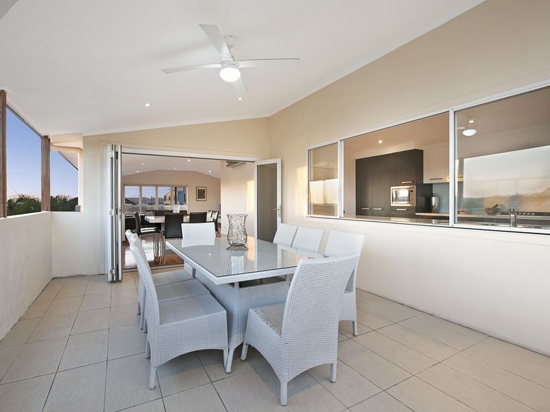 28 Sylvia Street, Camp Hill QLD 4152