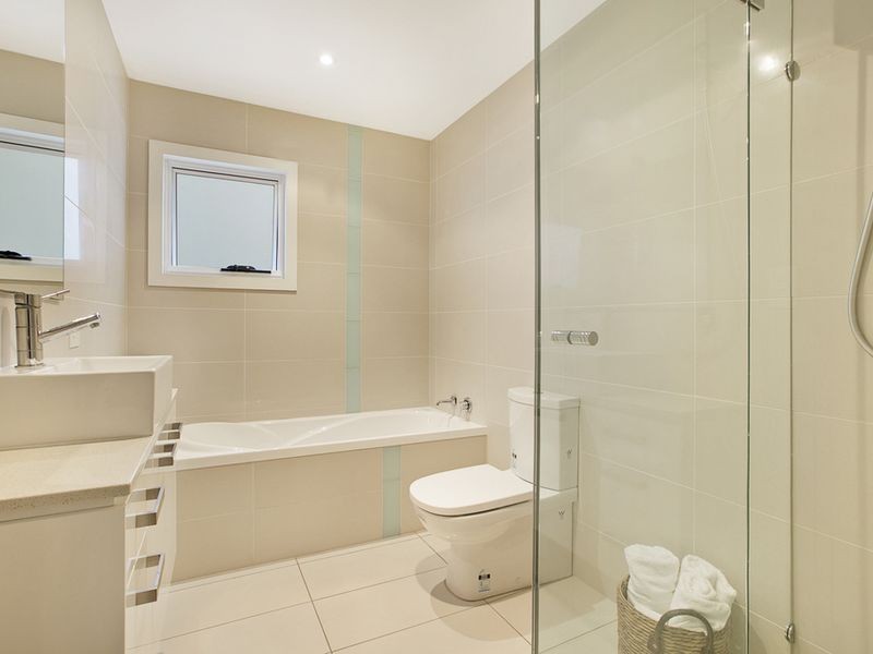 28 Sylvia Street, Camp Hill QLD 4152