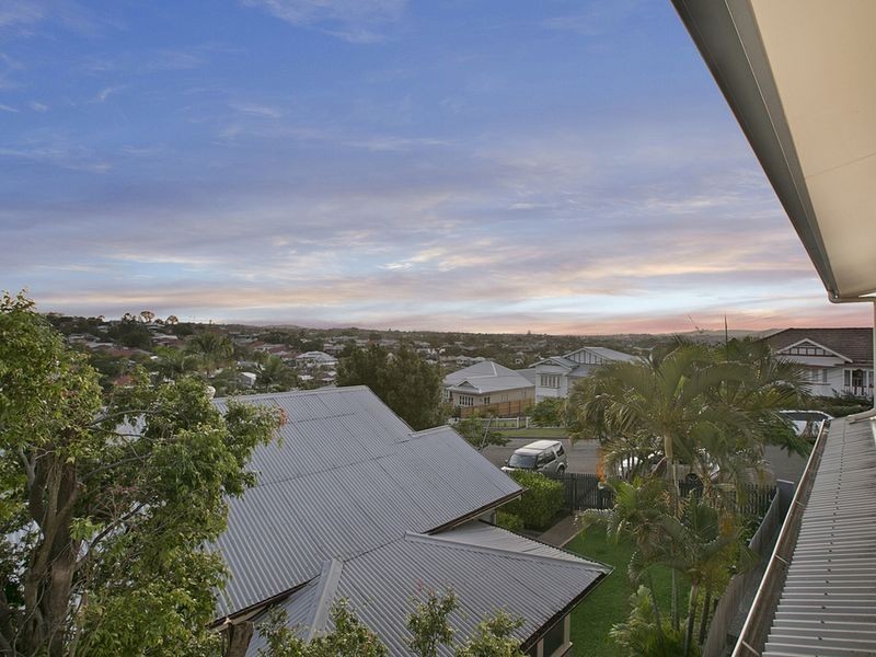 28 Sylvia Street, Camp Hill QLD 4152