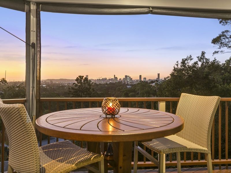 30 Quirinal Crescent, Seven Hills QLD 4170