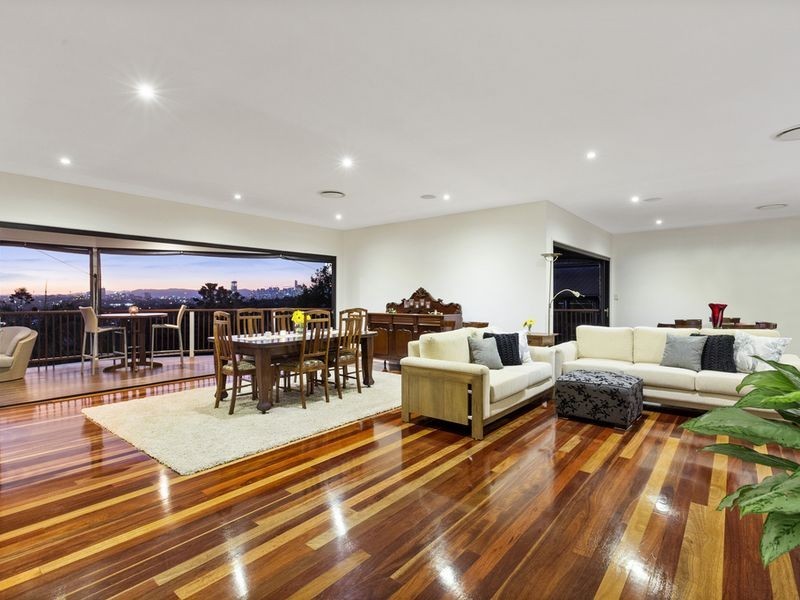 30 Quirinal Crescent, Seven Hills QLD 4170