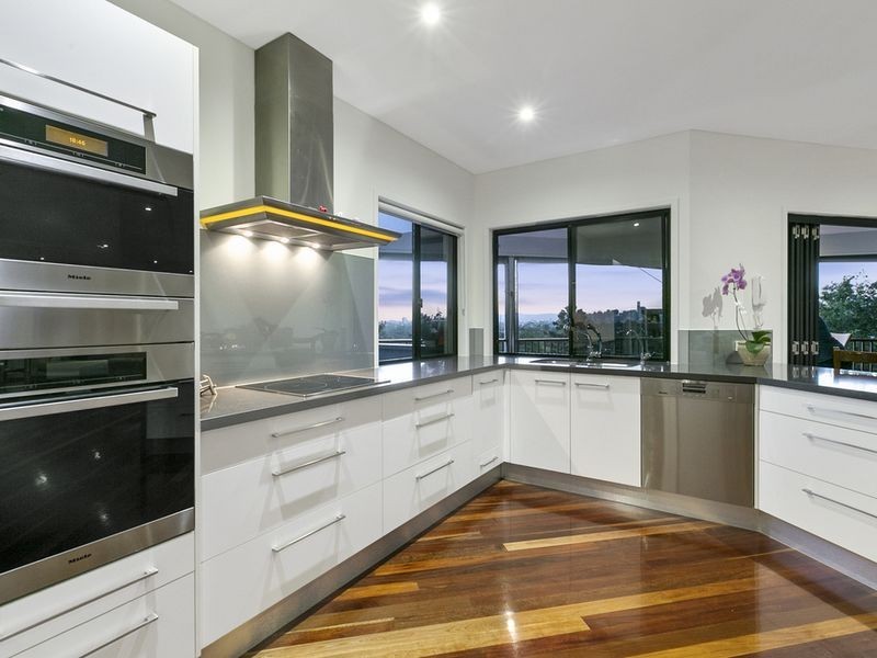 30 Quirinal Crescent, Seven Hills QLD 4170