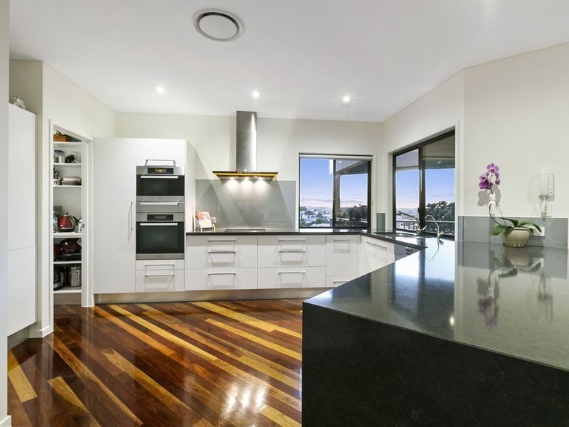 30 Quirinal Crescent, Seven Hills QLD 4170