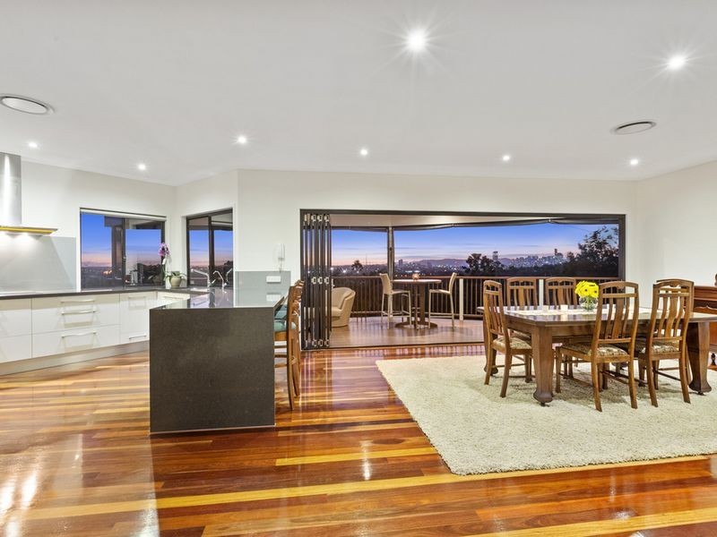 30 Quirinal Crescent, Seven Hills QLD 4170