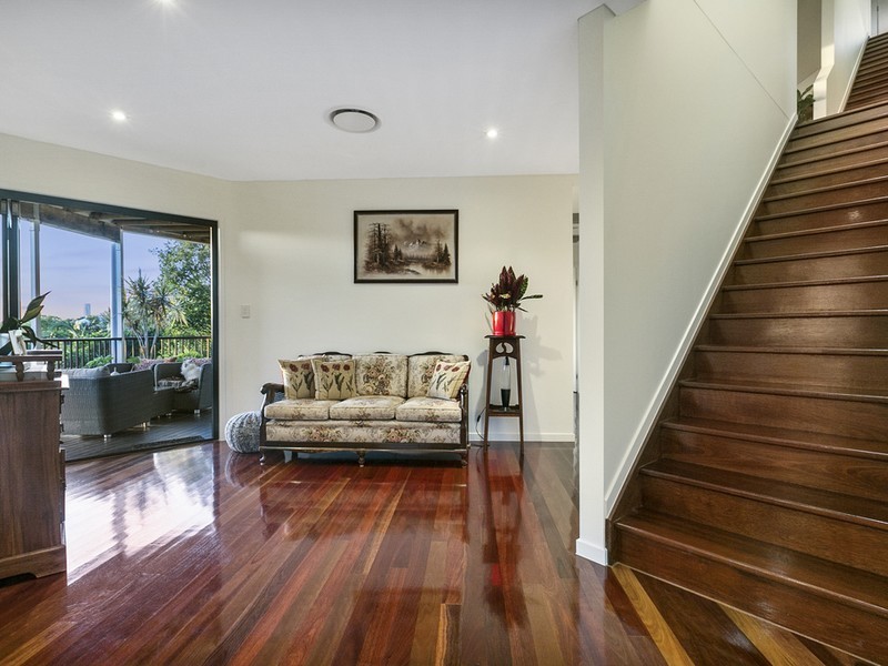 30 Quirinal Crescent, Seven Hills QLD 4170