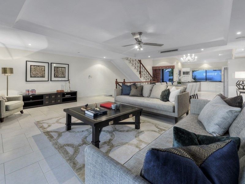 13/24 Philip Street, Hawthorne QLD 4171