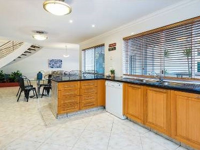 38 Woodland Street, Carindale QLD 4152