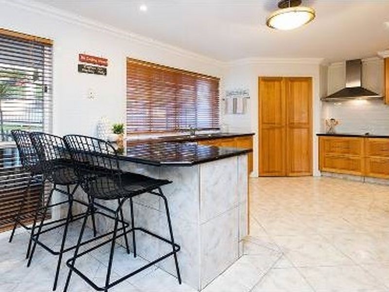 38 Woodland Street, Carindale QLD 4152