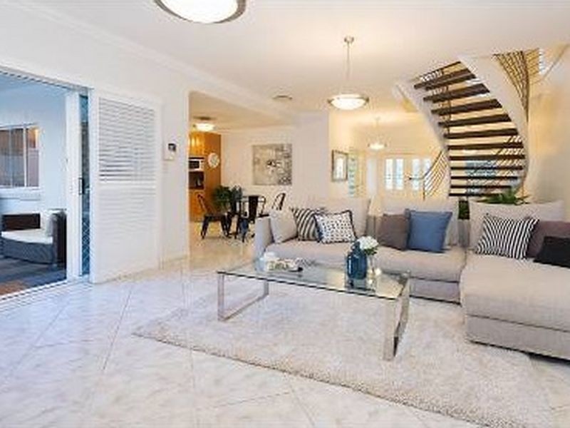 38 Woodland Street, Carindale QLD 4152