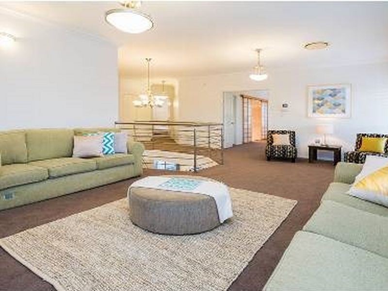 38 Woodland Street, Carindale QLD 4152