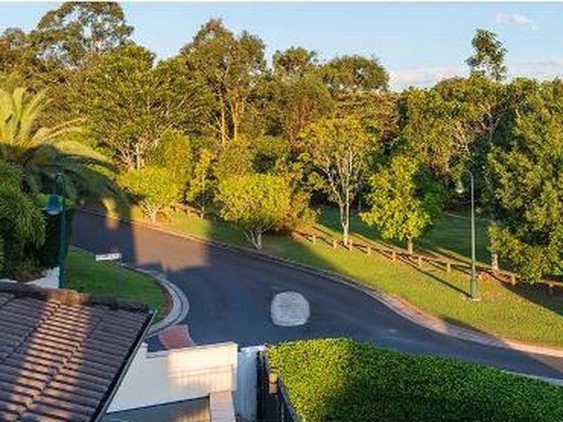 38 Woodland Street, Carindale QLD 4152