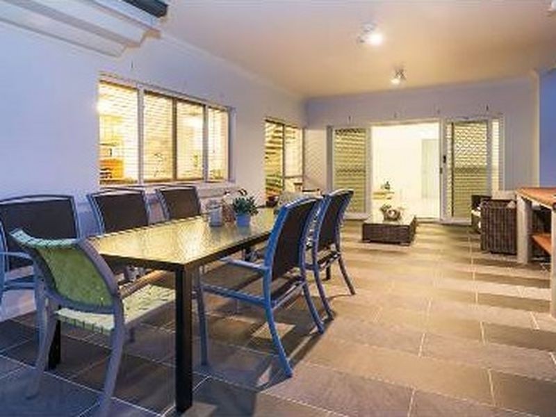 38 Woodland Street, Carindale QLD 4152